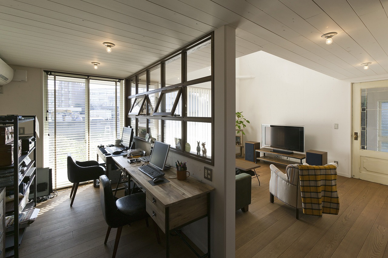 吹き抜けリビング